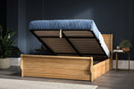 Windsor Oak King Bed 